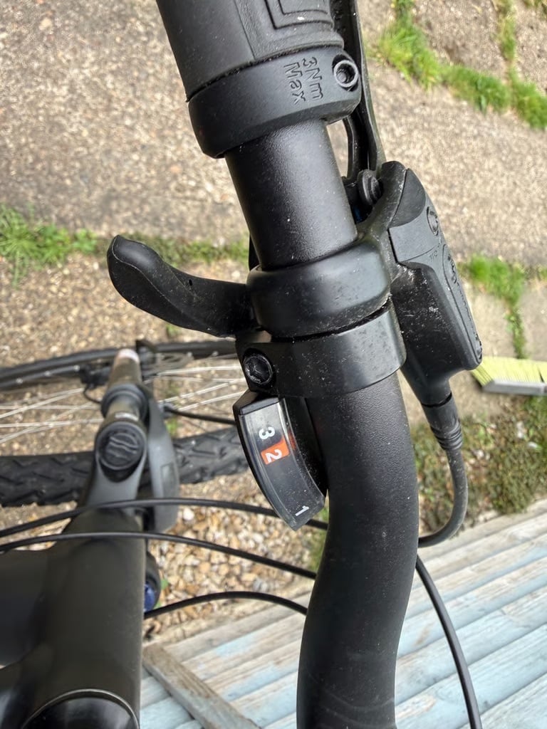 Cube bike mens hybrid mountain bicycle hydraulic disc brakes used specialized trek carrera boardman