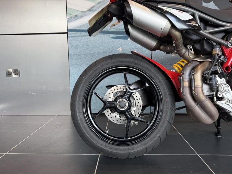 DUCATI HYPERMOTARD 950