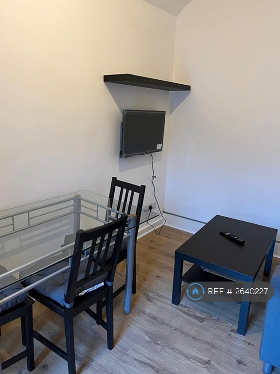 1 bedroom flat in Bath Street, Nottingham, NG1 (1 bed) (#2640227)