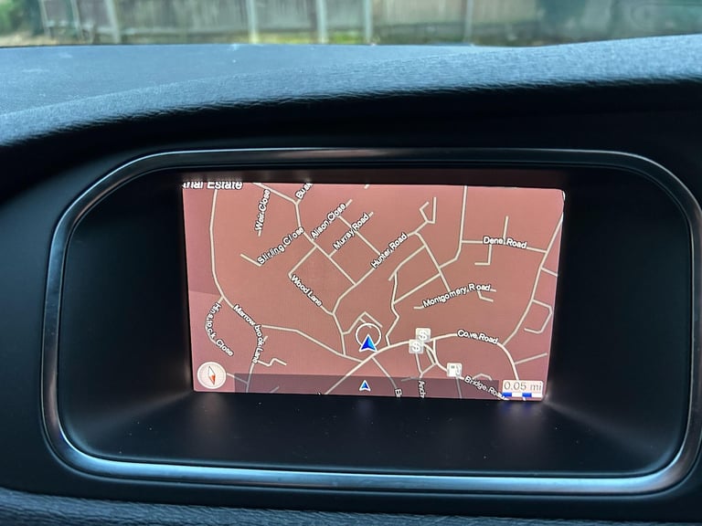 2017 Volvo V40 2.0 T2 R-Design Euro 6 (s/s) 5dr HATCHBACK Petrol Manual