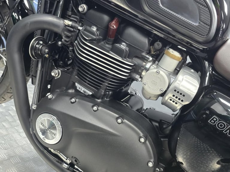 TRIUMPH BONNEVILLE T120