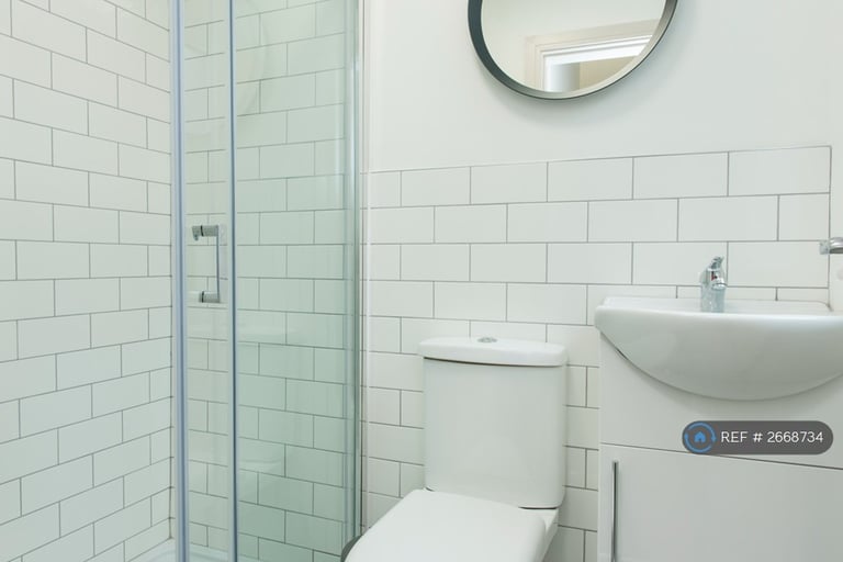 1 bedroom in Cross Street, Sale, M33 (#2668734)