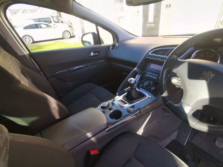 Peugeot, 3008, Hatchback, 2010, Manual, 1598 (cc), 5 doors