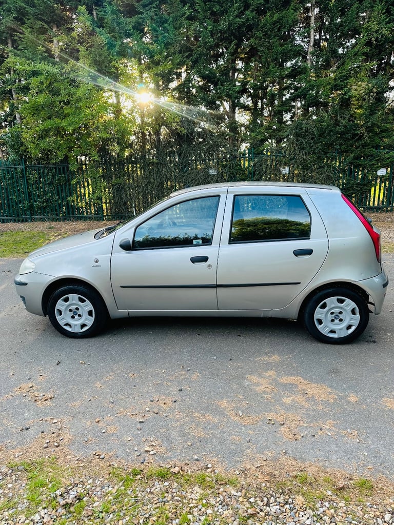 Fiat, PUNTO, Hatchback, 2004, Manual, 1242 (cc), 5 doors