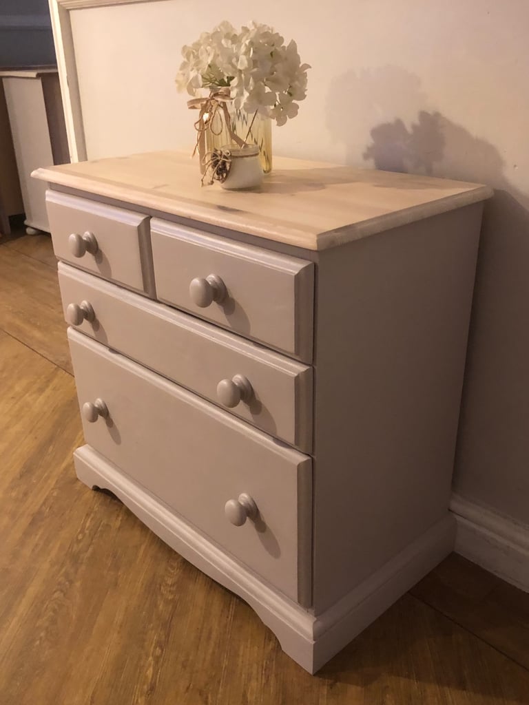 Chest of drawers