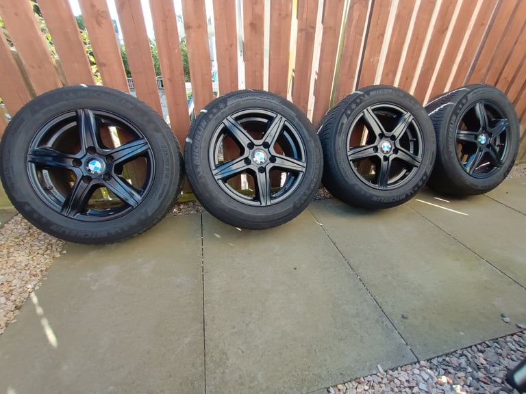 Alloy wheels with premium tyres (winter)