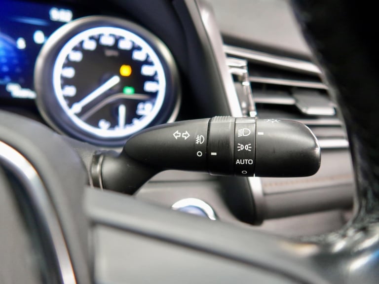 2020 Toyota Camry 2.5 VVT-h Excel CVT Euro 6 (s/s) 4dr Saloon Petrol/Electric Hybrid Automatic