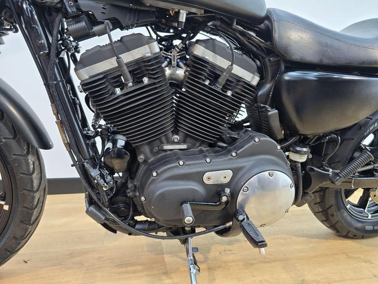 2013 Harley-Davidson Sportster 883 XL883N Iron 883