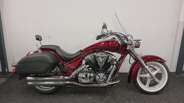 image for HONDA VTX1300 INTERSTATE ** MOT JUNE 2026 - LOW MILLAGE !! - PANNIERS ** 