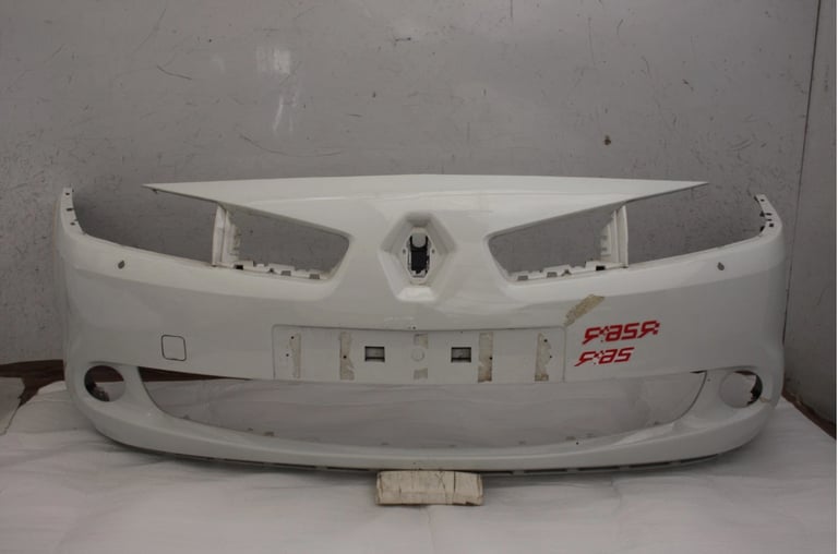 Renault Megane RS II Facelift Front Bumper 2006-2008 Genuine *DAMAGED