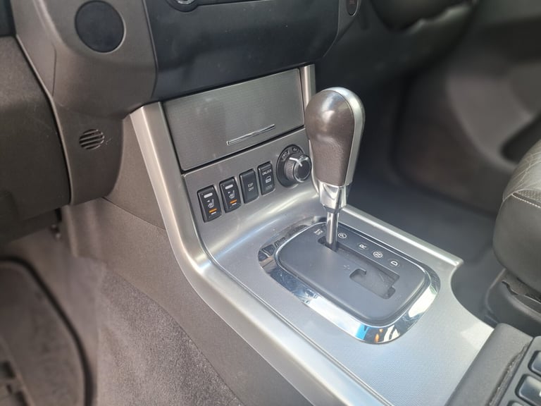 2012 Nissan Navara Double Cab Pick Up Outlaw 3.0dCi V6 231 4WD Auto PICK UP Diesel Automatic