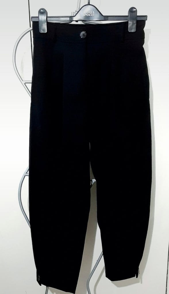 Zara Womens high waist pleats trousers, buttons at bottom. Eur XS W28-30" L26"