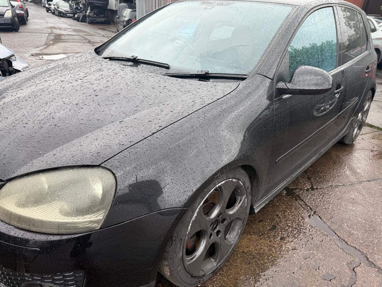 Breaking spare parts vw golf gti mk5 black