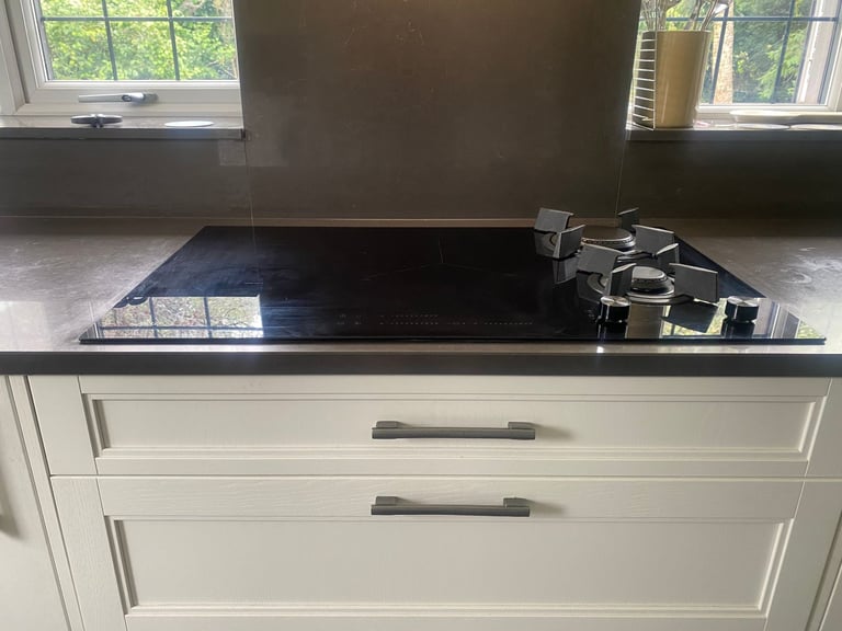 image for AEG Mixed gas/induction hob