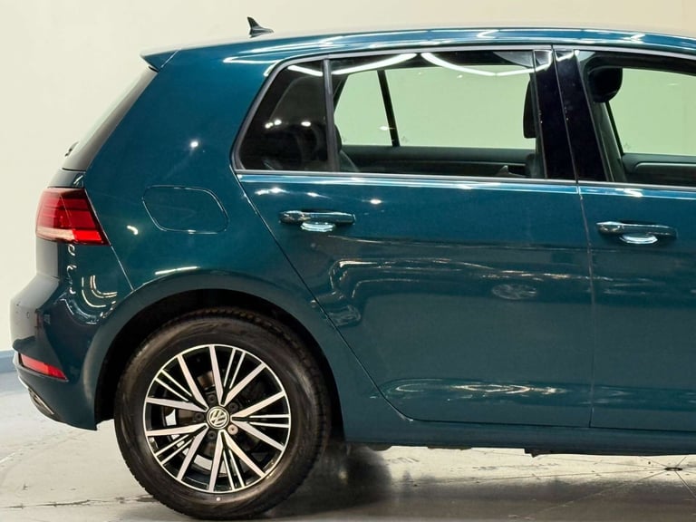 2017 Volkswagen Golf 1.6 TDI BlueMotion Tech SE Nav Euro 6 (s/s) 5dr Hatchback Diesel Manual