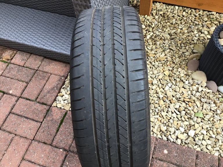 Alloy and tyre