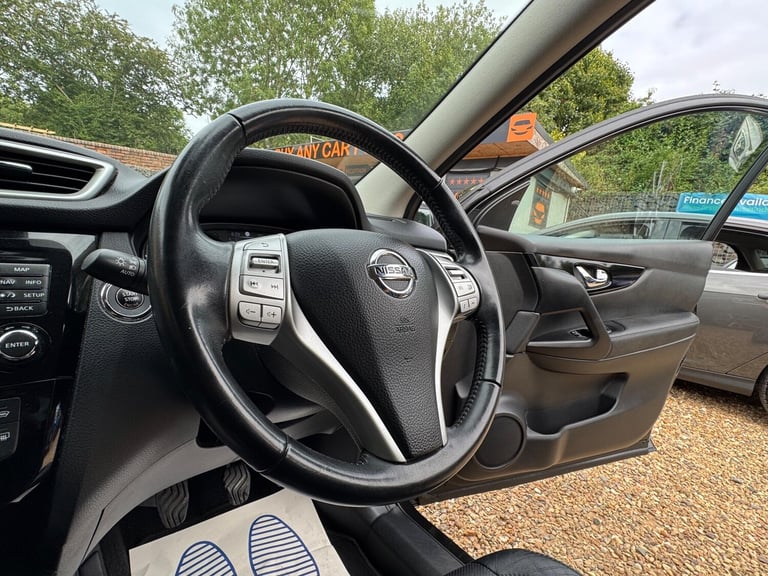 2015 Nissan Qashqai 1.6 DIG-T Tekna 2WD Euro 6 (s/s) 5dr HATCHBACK Petrol Manual