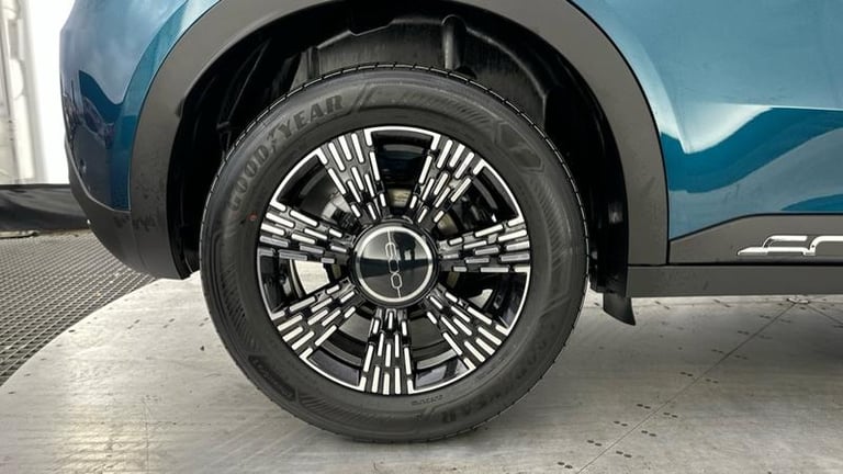 2025 Fiat 600 1.2 MHEV SUV 5dr Petrol Hybrid e-DCT Euro 6 (s/s) (100 ps) Automatic Hatchback Hybr...