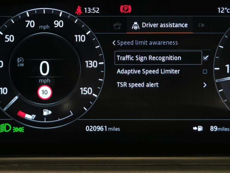 2020 Land Rover Range Rover Velar 2.0 D240 SE SUV 5dr Diesel Auto 4WD Euro 6 (s/s) (240 ps) - REV...