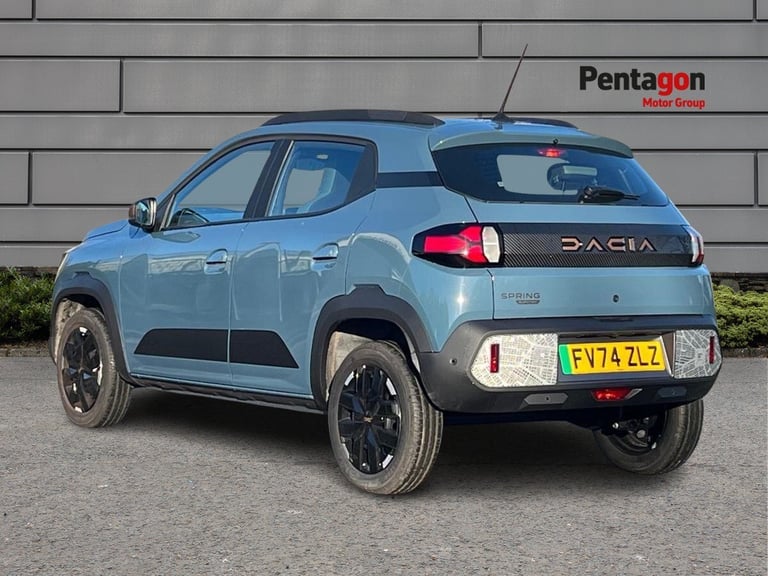  Dacia Spring 65 26.8kwh Extreme Hatchback 5dr Electric Auto 65 ps Electric