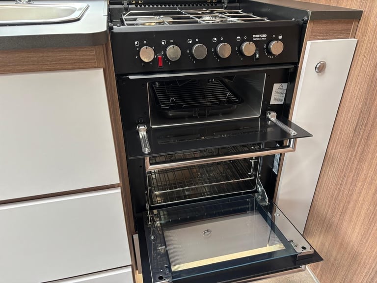 2019 Bailey Unicorn Cabrera (Rear Island Fixed Double Bed) Powrtouch Motor Mover