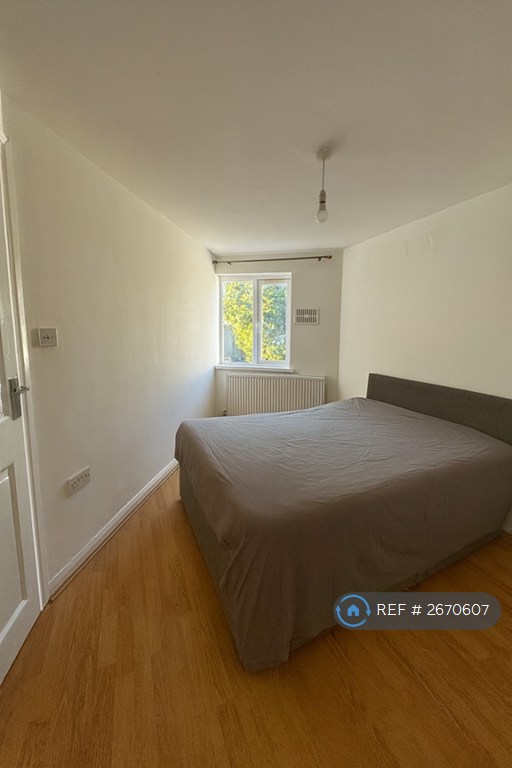 4 bedroom flat in Ranelagh Road, Leytonstone, E11 (4 bed) (#2670607)