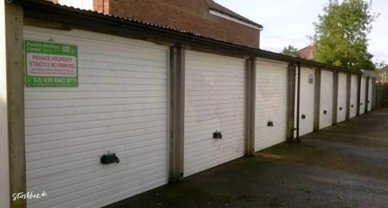 Garage to rent in Borehamwood (WD6) | Stashbee