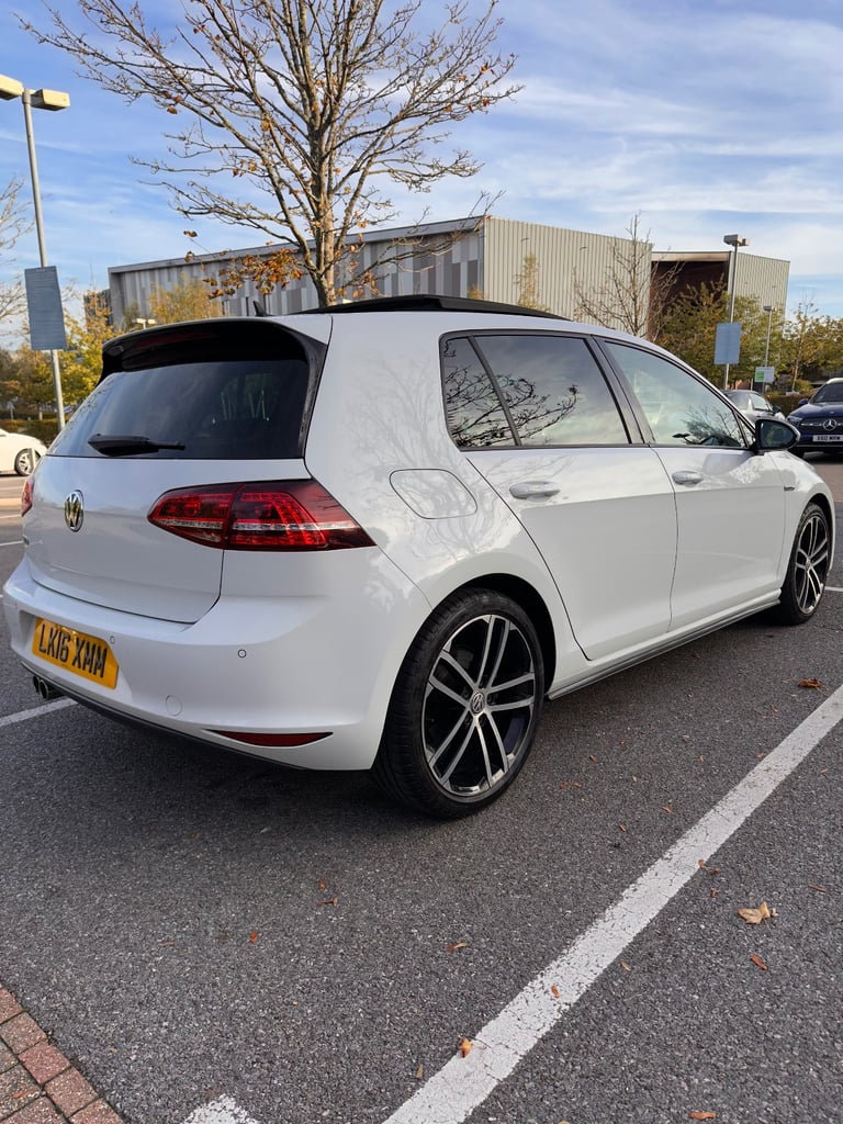 Volkswagen, GOLF, Hatchback, 2016, Semi-Auto, 1968 (cc), 5 doors