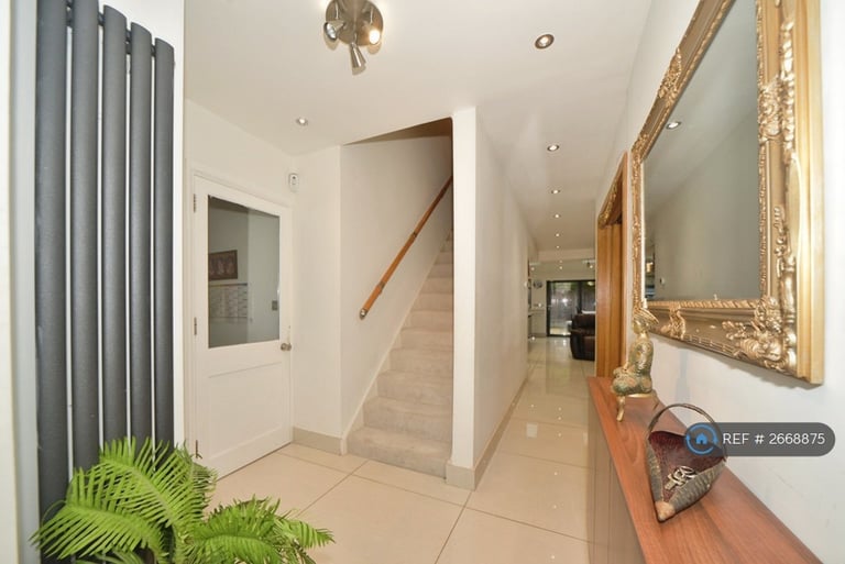 4 bedroom house in Lysander Way, Orpington, BR6 (4 bed) (#2668875)