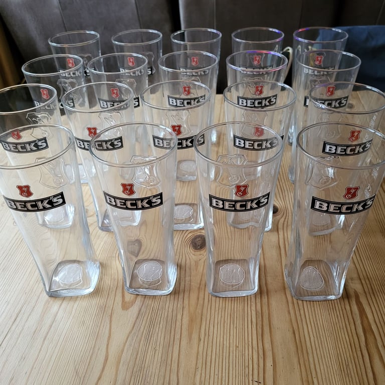 Brand New 19 Beck's Beer pint glasses