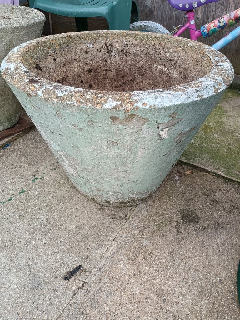 Concrete planters x 2