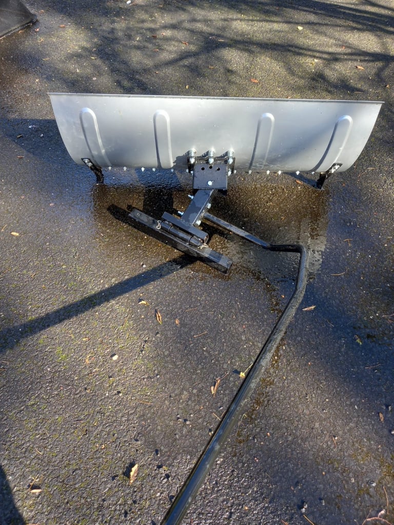 Universal Snow Blade
