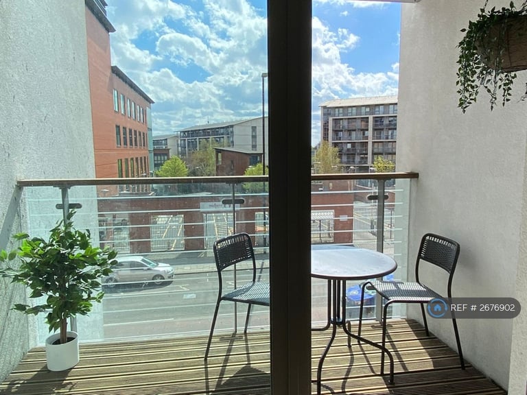 2 bedroom flat in Skyline, Birmingham, B1 (2 bed) (#2676902)
