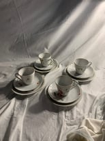 Vintage Set 4 Kahla Germany Coffee / Teacups with Saucers and Plates