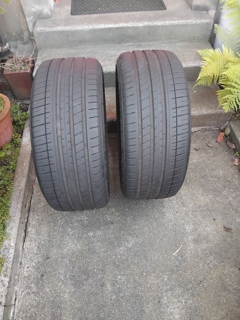 image for 2 Michelin tyres