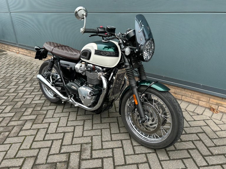 2019 Triumph BONNEVILLE T120 Bonneville T120 Jet Black Prestige Naked PETROL Manual