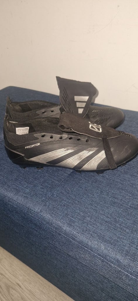 image for Adidas predator football boots- UK Size 6 (EU 40) - Good Condition
