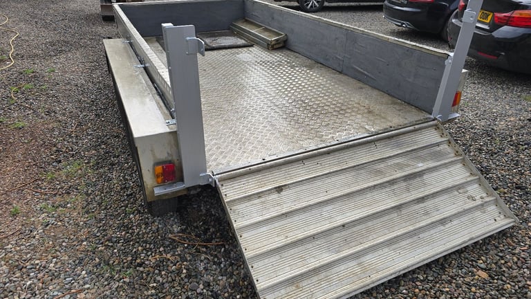 3.5 ton tri axle alum.trailer