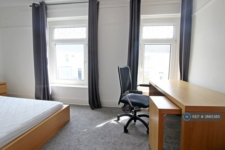 5 bedroom house in Rhyddings Terrace, Brynmill, Swansea, SA2 (5 bed) (#2665385)