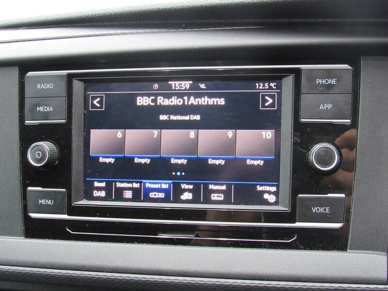 2022 Volkswagen Transporter TDI T28 Highline NO VAT DAY CAMPER VAN WITH HEATER AND SMART BED 2.0 ...