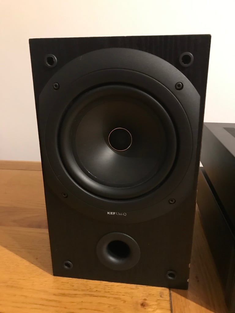 ROTEL Amplifier, CD player & KEF speakers