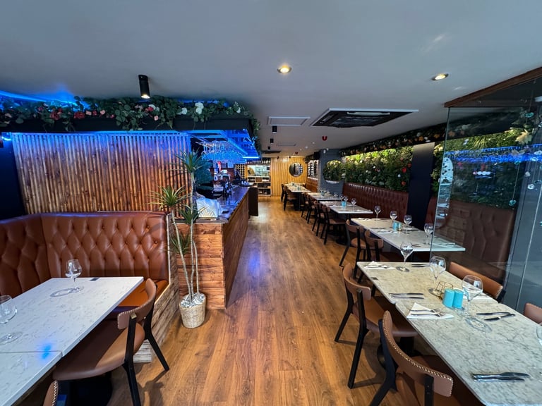 Restaurant/Luxury Bar Business For Sale - Prime Location - Modern Interior - Free Parking