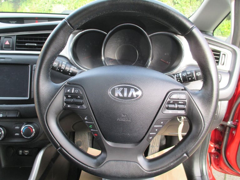 2017 Kia Ceed 1.6 CRDi 2 DCT Euro 6 (s/s) 5dr HATCHBACK Diesel Automatic