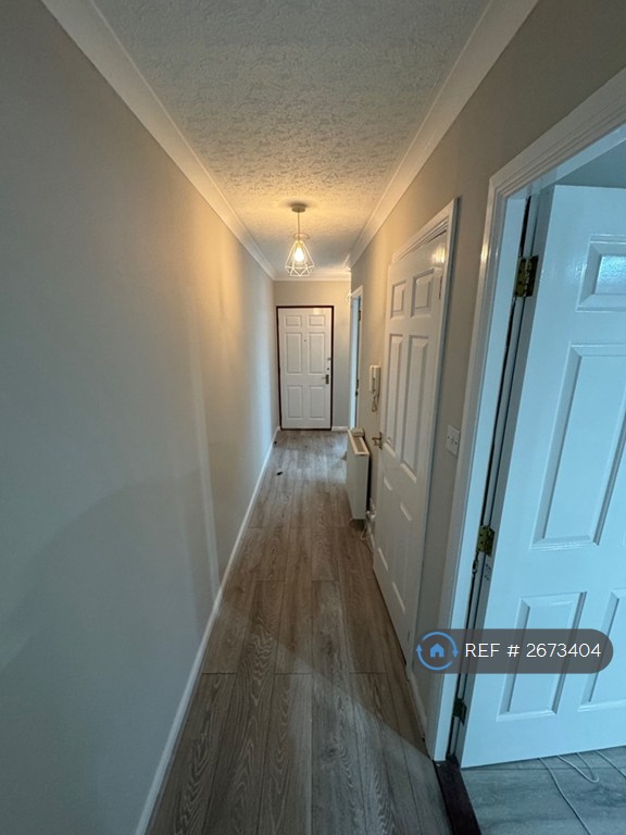 2 bedroom flat in Robertson Street, Greenock, PA16 (2 bed) (#2673404)