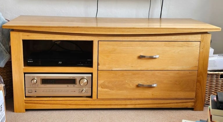 Oak Furnitureland 100% SOLID OAK WOOD Large TV Unit - Quick Sale!