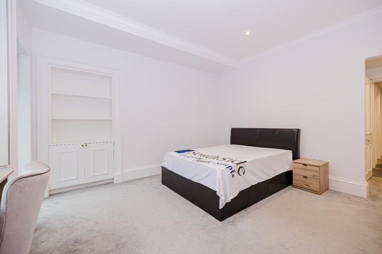 Incredible, 5 bedroom, HMO pending flat on Castle Terrace– available NOW