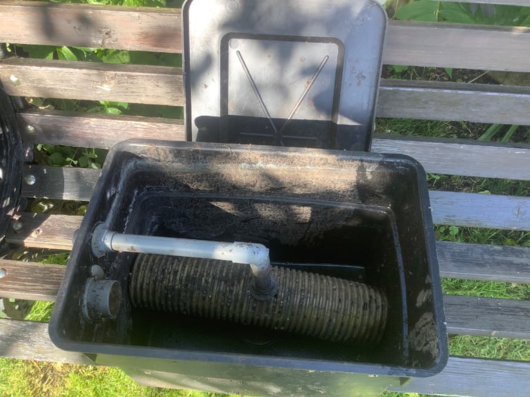 Pond filter box
