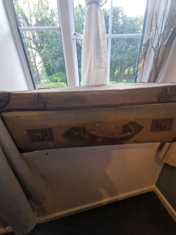 Vintage ww2 military suit case