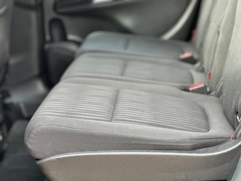 2013 Vauxhall Zafira Tourer 1.8 16V Exclusiv Euro 5 5dr Petrol