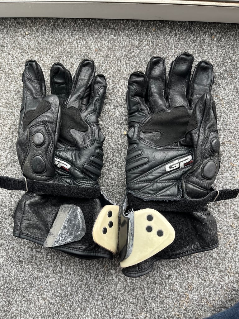 Alpinestars GP pro gloves - Dainese 